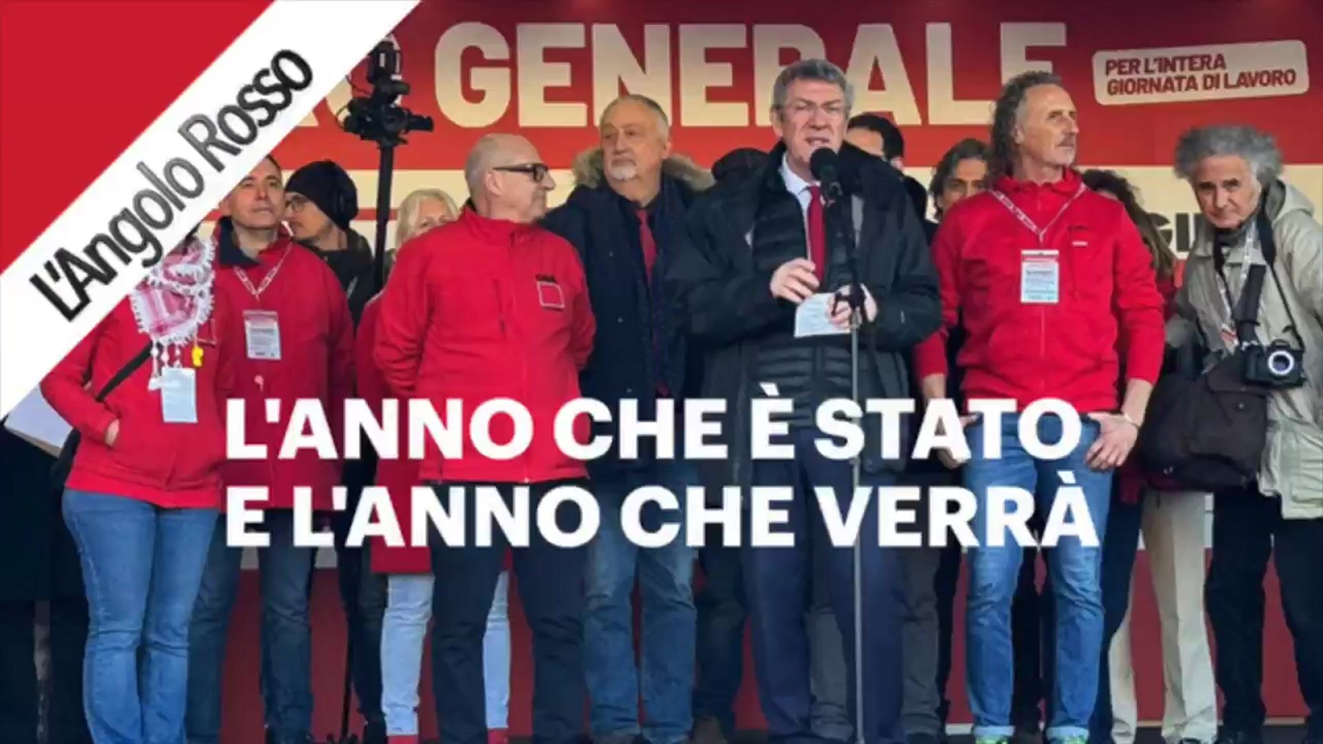 L\'anno che è stato e l\'anno che verrà. L\'angolo Rosso del 17 dicembre 2025